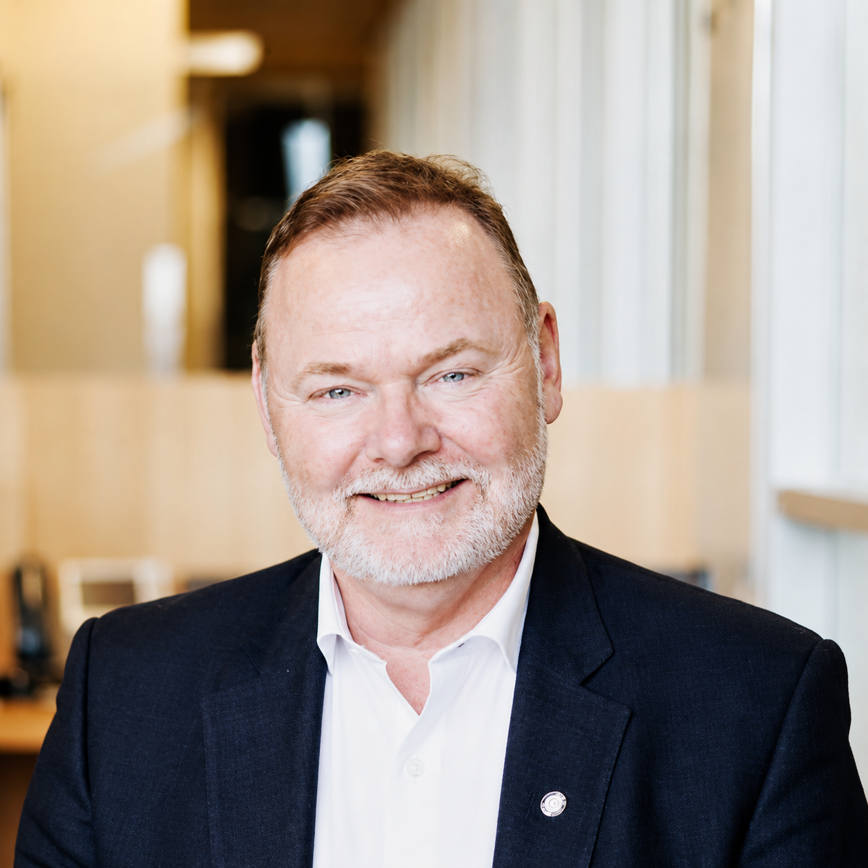 Robert Crawhall headshot