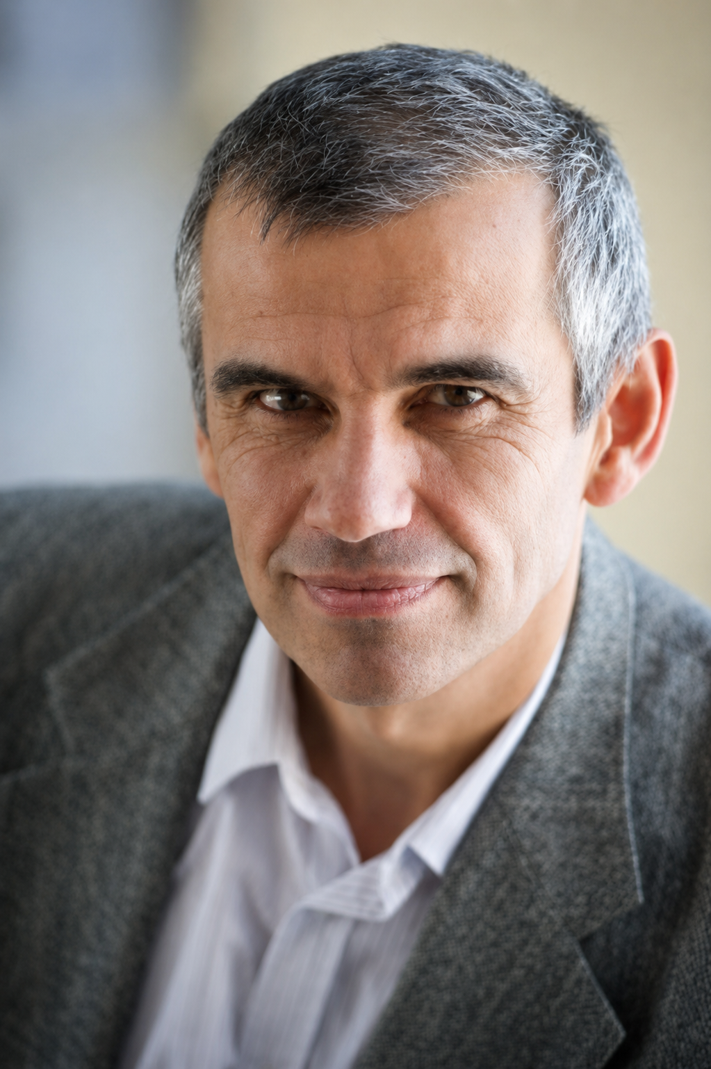 Yuri Leonenko headshot